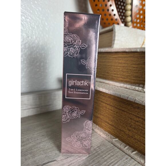 Girlactik 2-in-1 Luminous Tint Foundation
Glow + Coverage in One Seamless Swipe - Picture 3 of 4